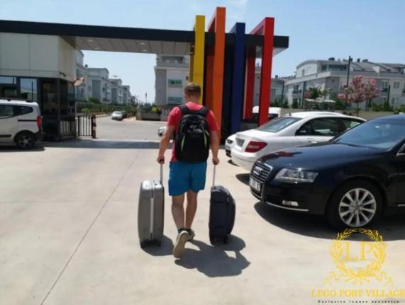 Close Airport,Mall Of Antalya Shopping Center,Tram Station Bagian luar foto