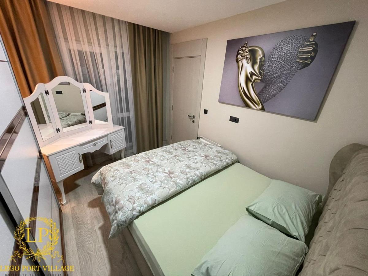 Close Airport,Mall Of Antalya Shopping Center,Tram Station Bagian luar foto